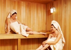 mulheres em uma sauna seca